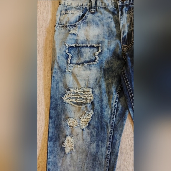 Smoke Rise Men's Size 38x 32 Blue Denim Distressed Cotton Blend 5 Pocket Jeans - Picture 2 of 8
